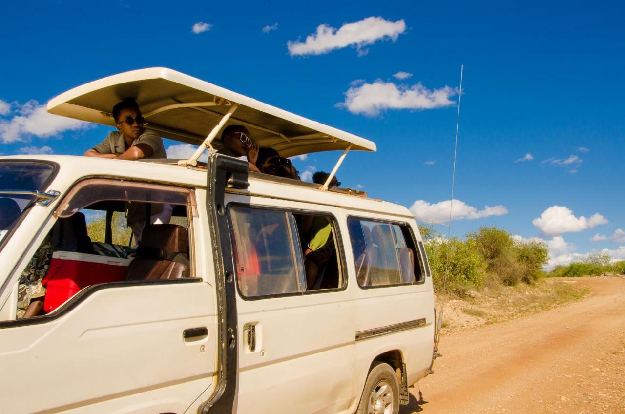 Tsavo Maneatersヴィラ エクステリア 写真